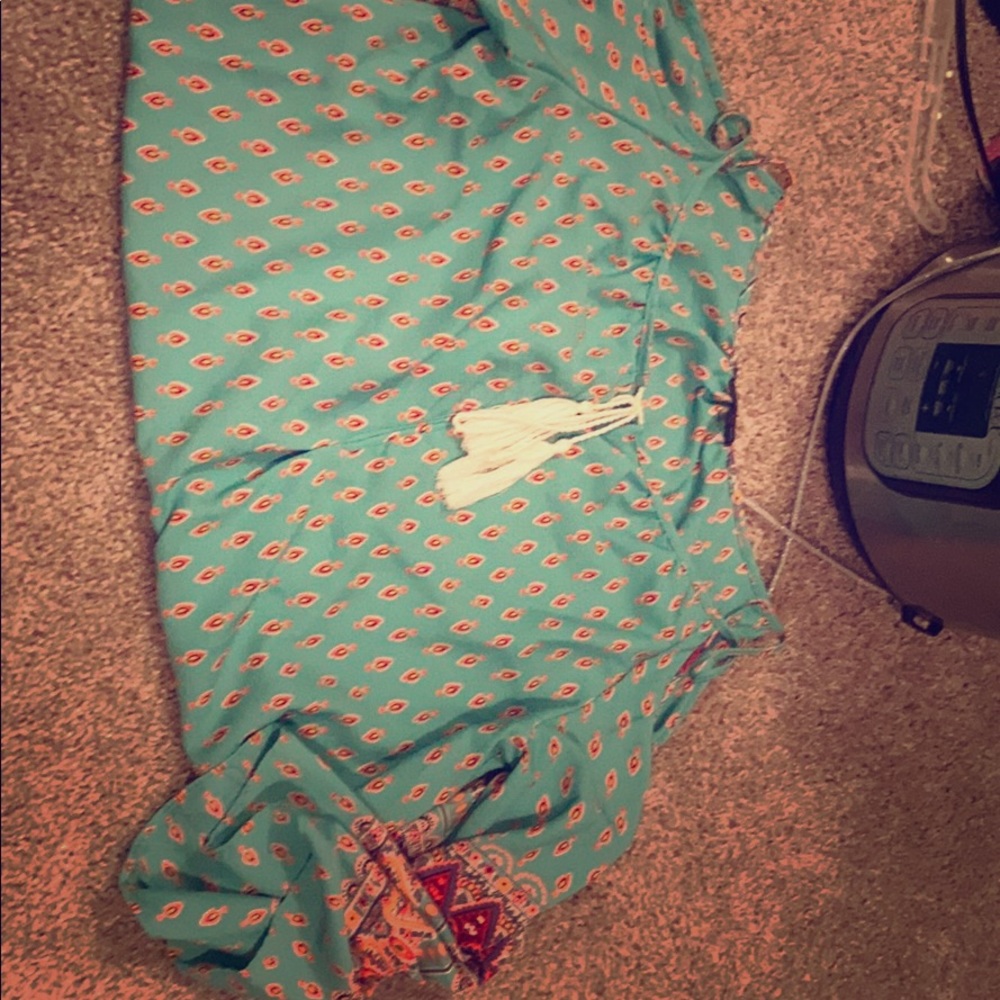 Off The Shoulder Paisley Patterned Shirt